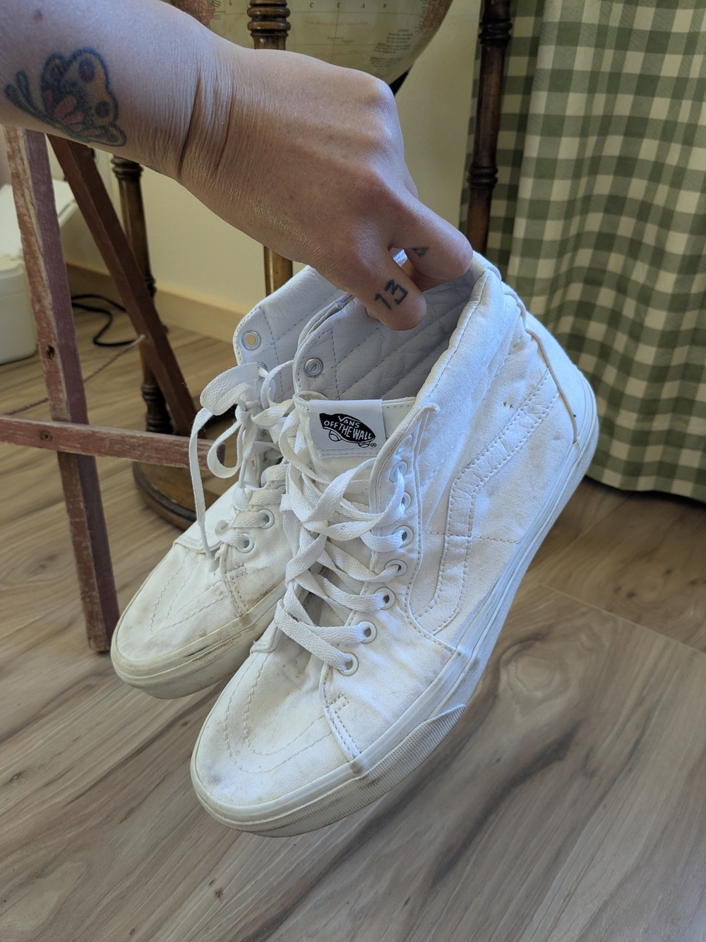 Vans White High-Tops 💫 - Picture 9 of 9